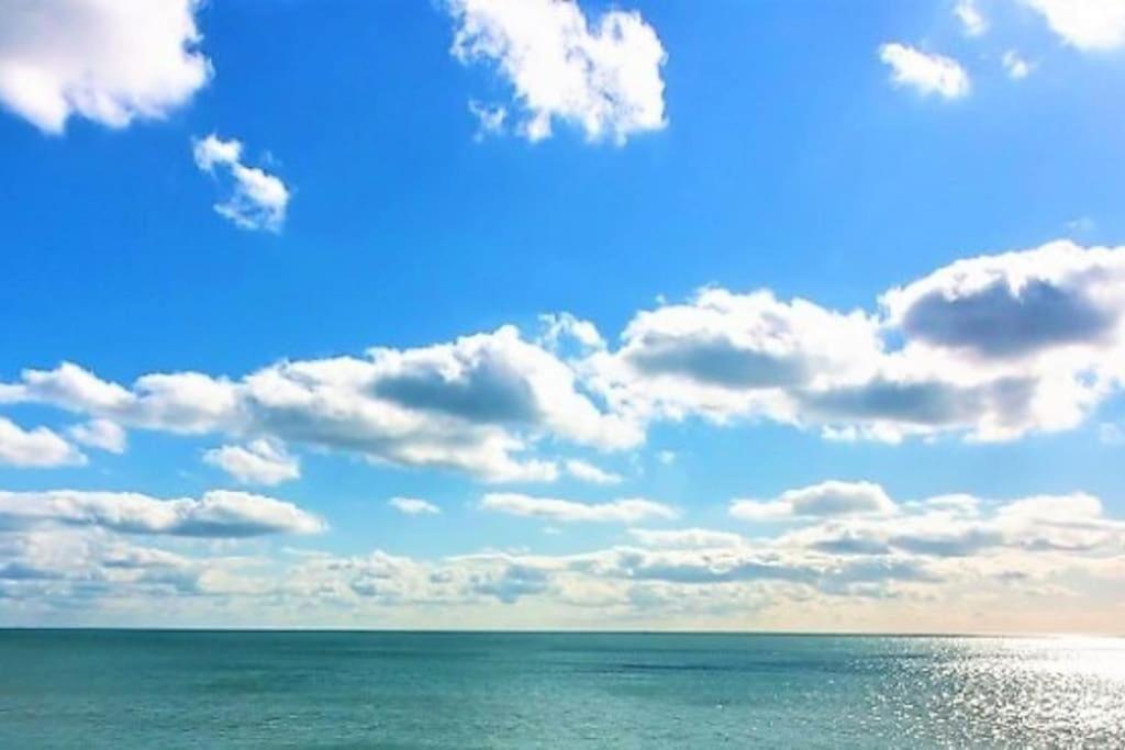The Luxury Beach Property - Oceanbreeze Sandgate Buitenkant foto